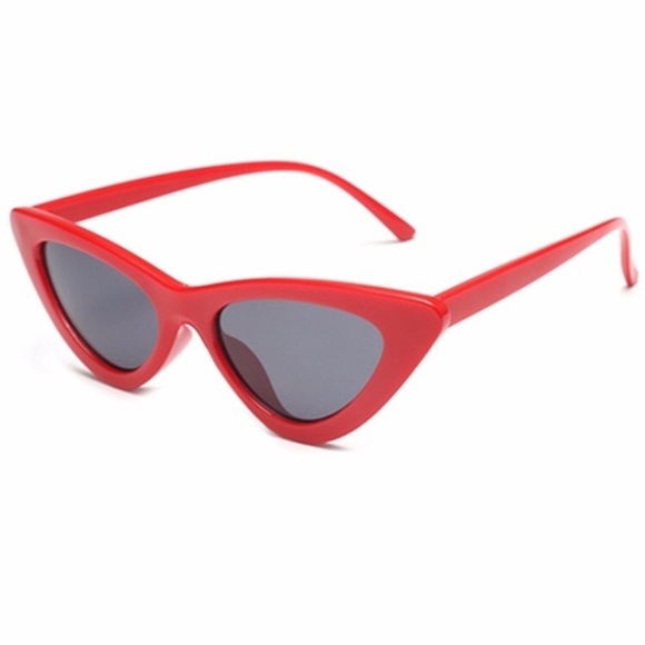 Gave2aRadChick‼️Retro-Red Cat Eye Sunnies😎 - Picture 2 of 7